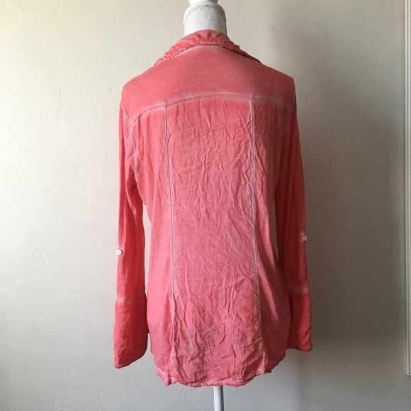 NWOT Cloth & Stone Button Down top - Picture 2 of 3